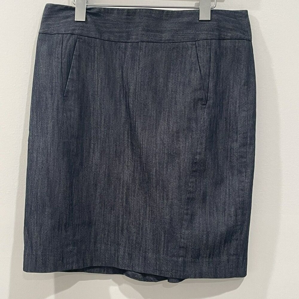 Ann Taylor Loft Chambray Blue Skirt A-Line Back Zip Pockets Size 8